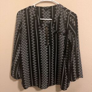 Rue21 Black and White Geometric Blouse
